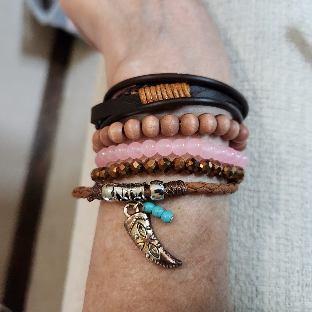 Nwot Womens Beaded & Leather Multi-Layered Bracelet Set